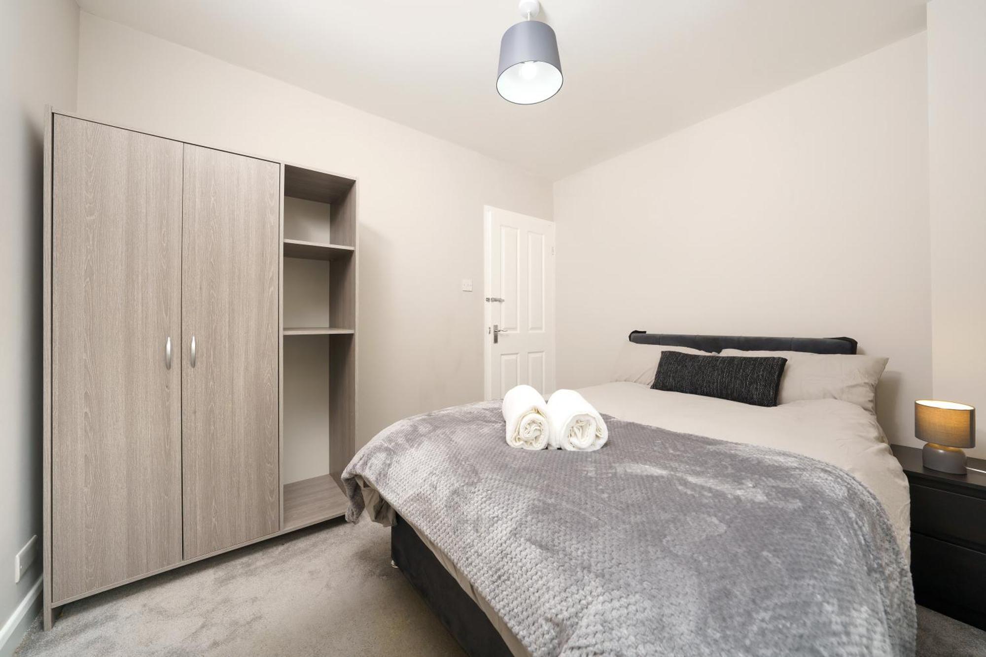 Cozy 2-Bed Garden Flat, With Free Private Parking, Wembley Apartment ลอนดอน ภายนอก รูปภาพ