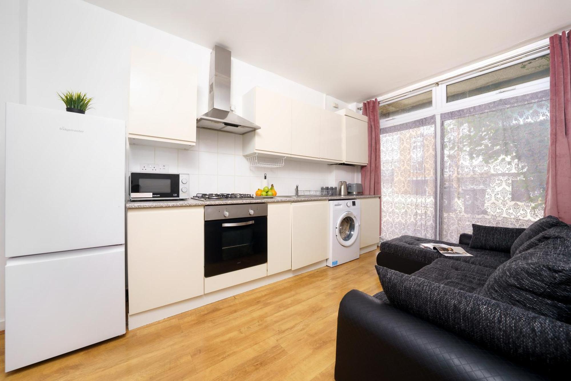 Cozy 2-Bed Garden Flat, With Free Private Parking, Wembley Apartment ลอนดอน ภายนอก รูปภาพ